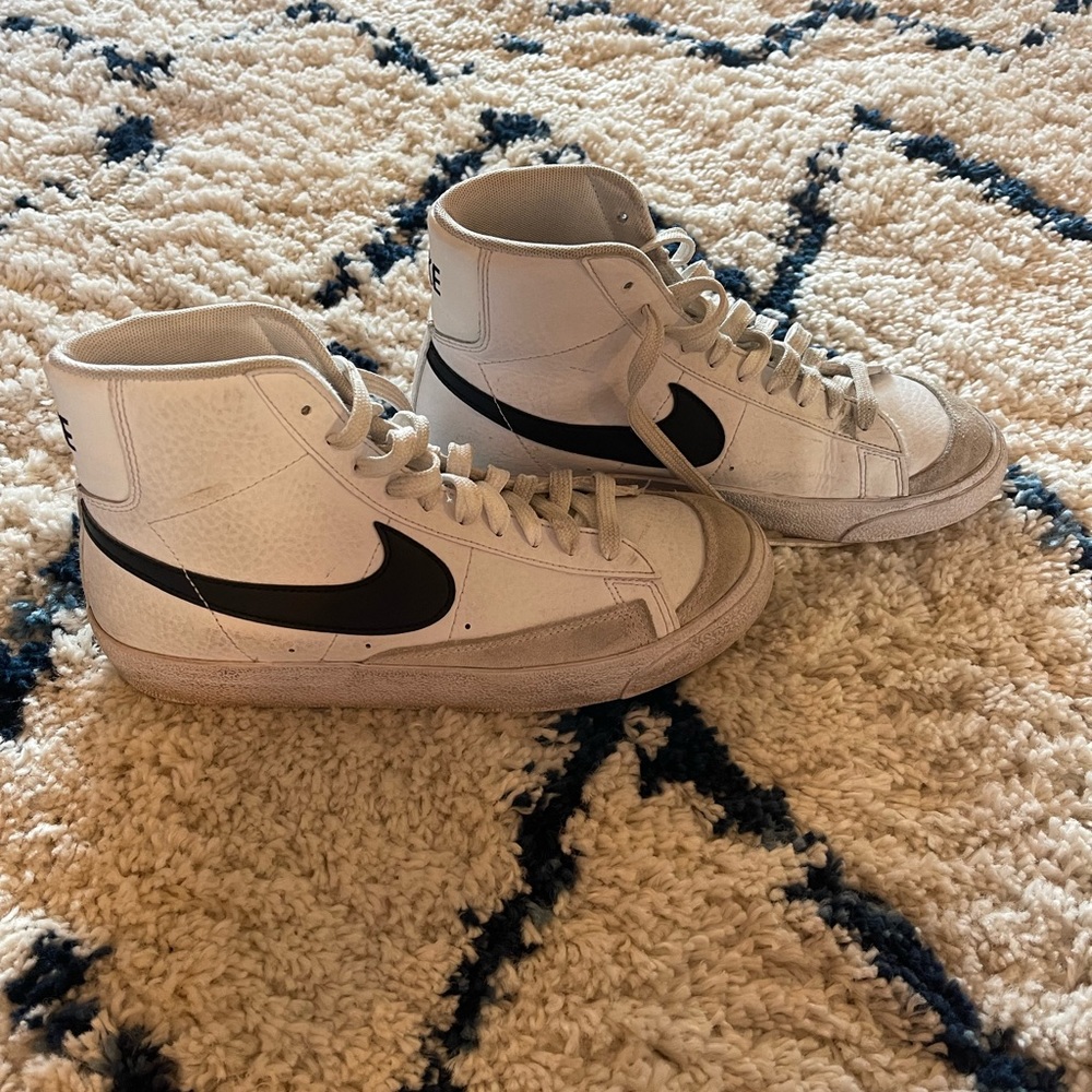 High top Nike blazers barely worn